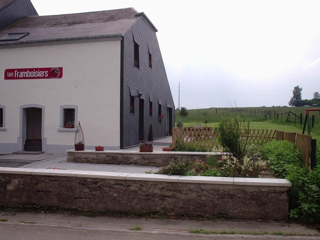 Gites "Les Framboisiers" Neufchateau Bagian luar foto